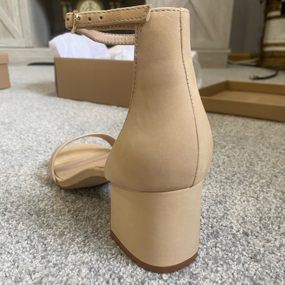 Steve Madden Irenee Sand Nubuck 2 inch Block Heels New In Box Womens size 9 - Picture 6 of 10